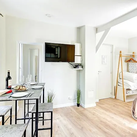 Bluestay 22 - Superb In Apartament